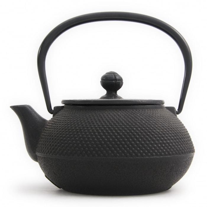 TF011-theiere_en_fonte_arare_noire_0-8l arare noire 0.8