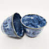tasse craquelée bleue deux