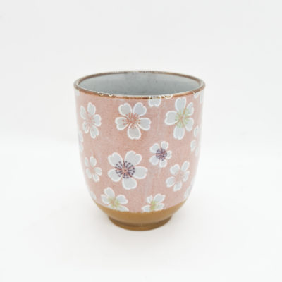 petite tasse rose à fleurs