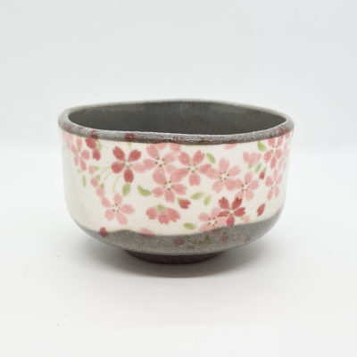 petit bol à matcha chawan gris fleurs roses