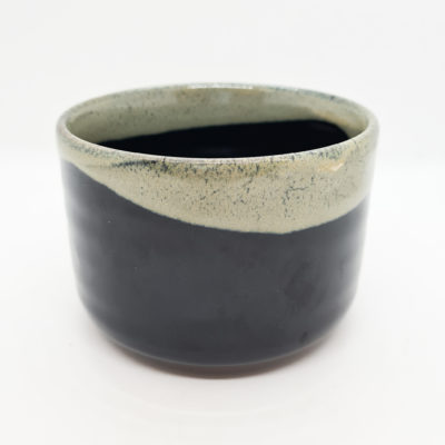 bol à matcha chawan noir bordé blanc 1