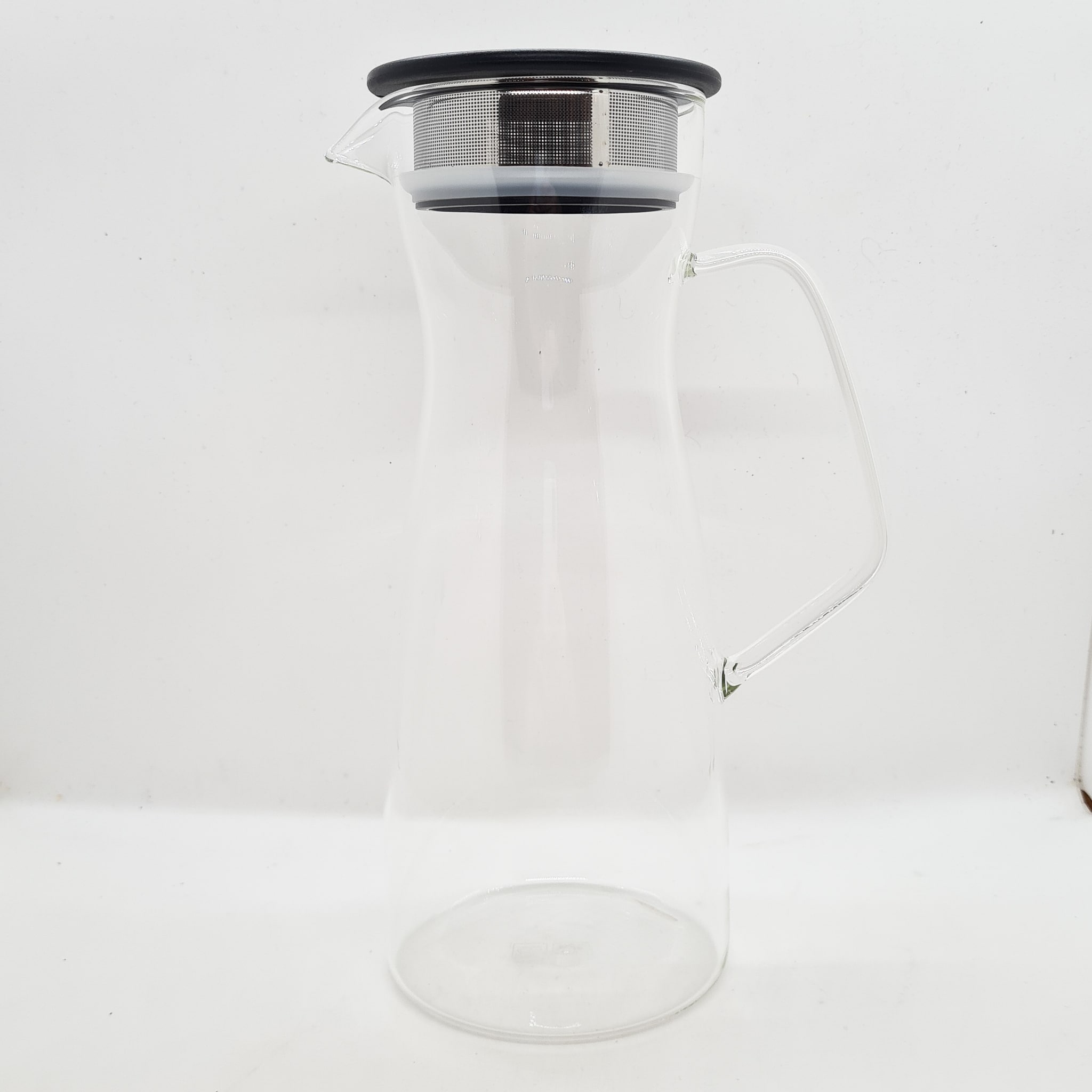 carafe filtrante en verre pour thé glacé bouchon noir