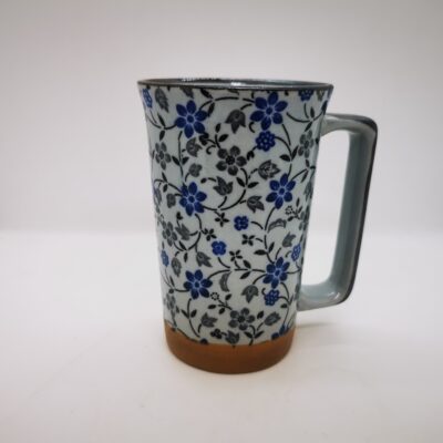 Grand mug japonais motif fleurs bleues